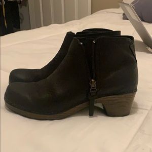Dansko Barbara Black Burnished Nubuck